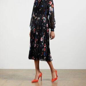 NWT Ted Baker Scalloped high heel court shoes